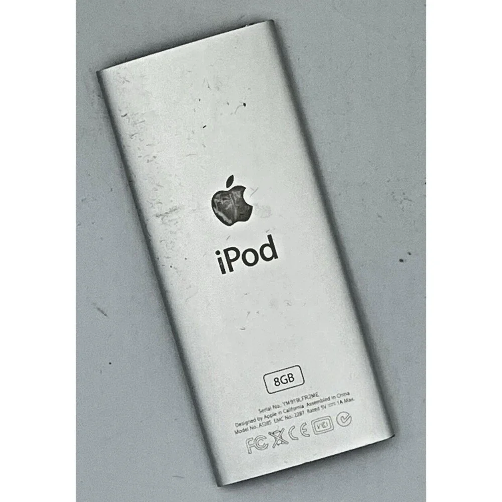 Apple iPod nano 4th Gen Silver 8GB (Model MB598LL) Digital MP3 Player  Working